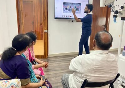 Dr-Jaydev-explaining-treatment-plan-to patient