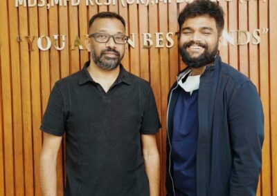 Dr-Jaydev-with-a-patient-from-US