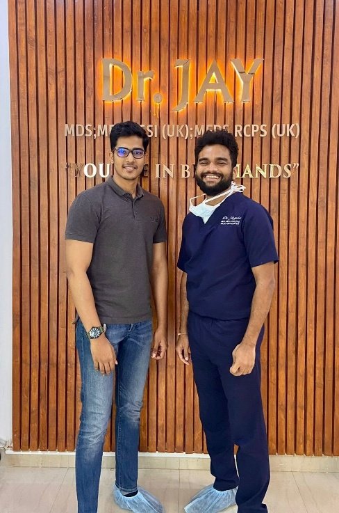 Dr-Jaydev-with-patient