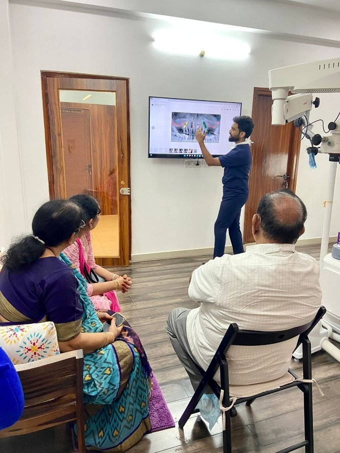 Dr-Jaydev-explaining-treatment-plan-to-patients